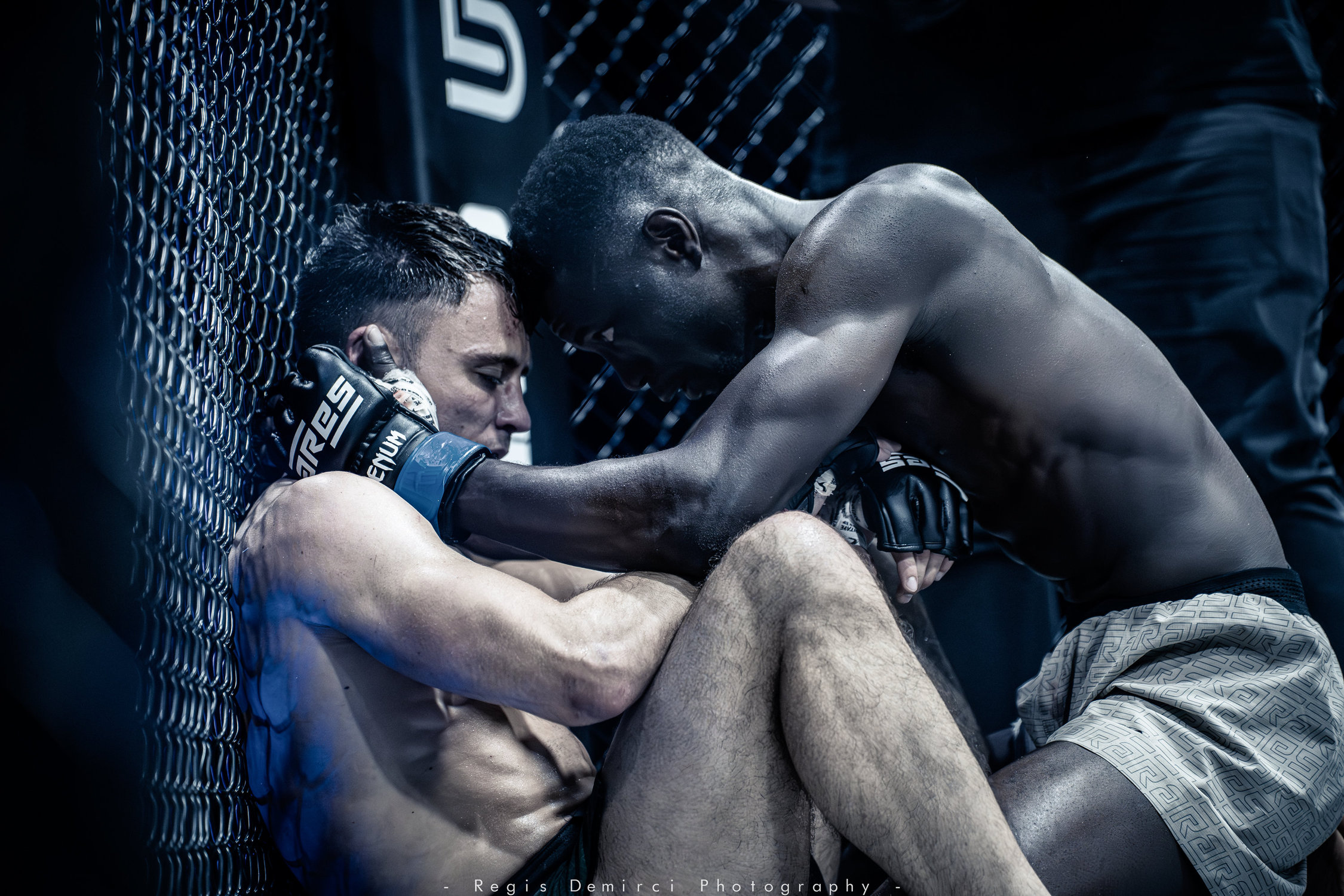 Combat de MMA Ares Marseille Palais des sports