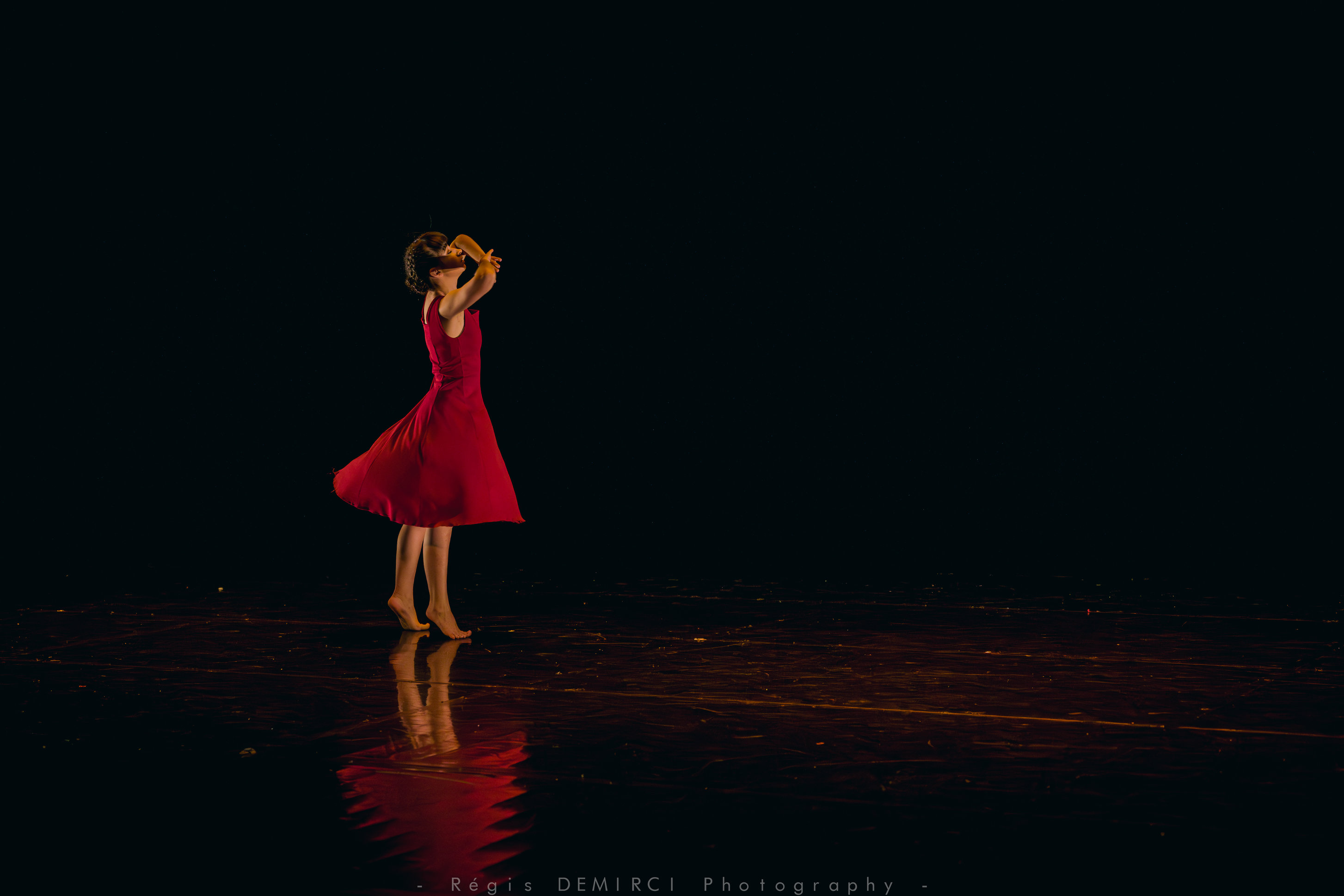 Cafe Danse St Maximin Louise danseuse choregraphe professeure danse contemporaine